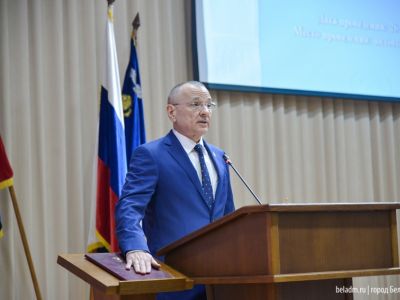 Юрий Галдун приносит присягу. Фото: пресс-служба мэрии