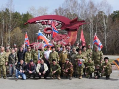 Свердловские "добровольцы". Фото: Сергей Попов, Каспаров.Ru